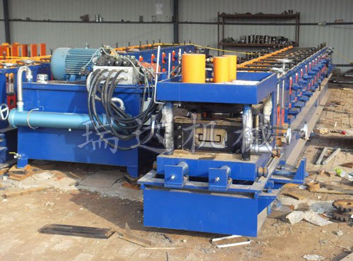 液壓驅(qū)動C型鋼機(jī)